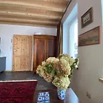 Apartment 401 Mury *