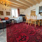 Apartament 401 Mury *