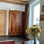 401 Mury Apartment *