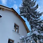 Apartment 401 Mury