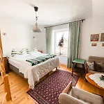 Apartment 401 Mury *