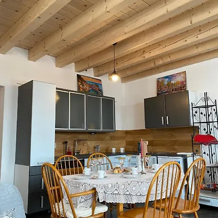 Apartment 401 Mury *