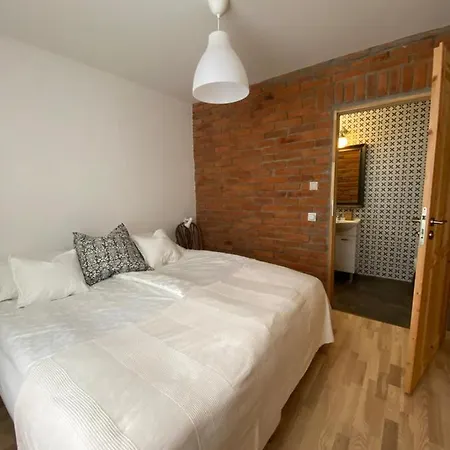 401 Mury Apartman