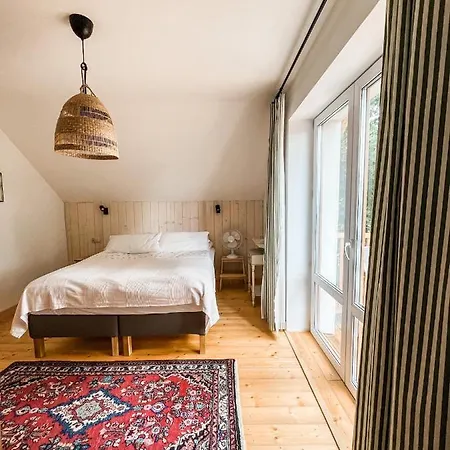 401 Mury Apartman