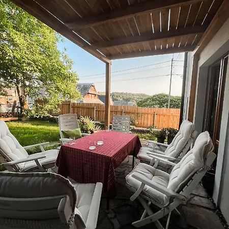 Apartman 401 Mury