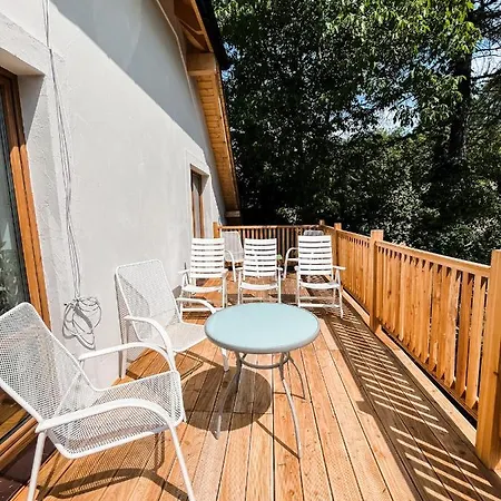Apartman 401 Mury