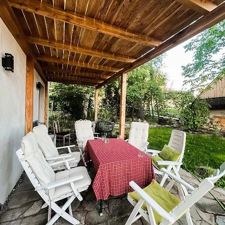Apartman 401 Mury *