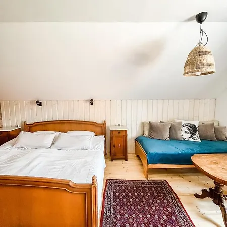 Apartman 401 Mury
