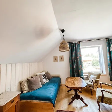 Apartman 401 Mury