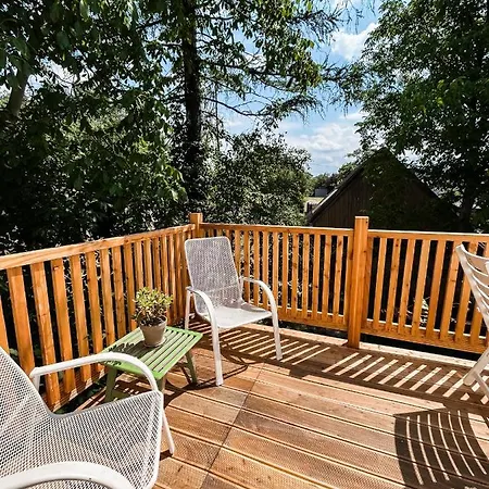 Apartment 401 Mury
