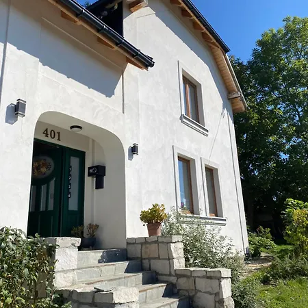 Apartment 401 Mury *